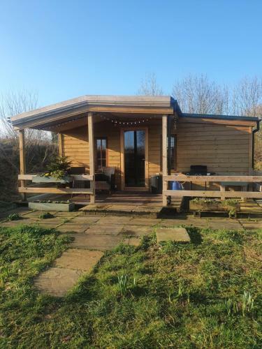 Beautiful Wooden Tiny House With Hot Tub 2