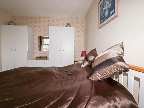 5 Hendra Close