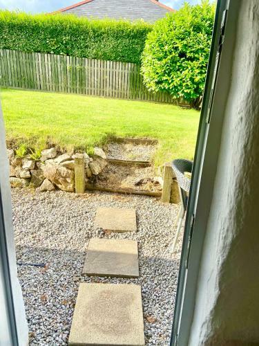 Romantic Log-burner Cornish Cottage Private Garden Dogs Welcome