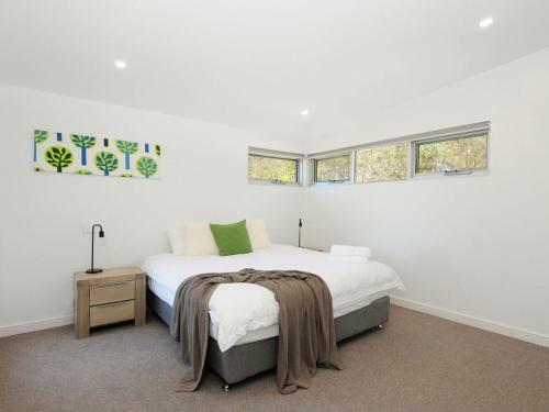 Water View A Luxury Pet Friendly Home Overlooking Moona Moona Creek