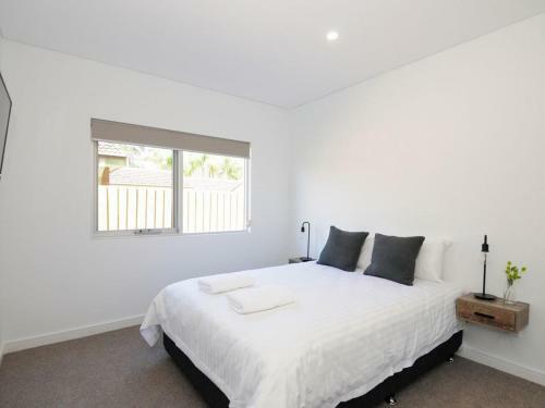 Water View A Luxury Pet Friendly Home Overlooking Moona Moona Creek