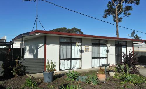 Investigator Beach Breeze Apartments U3