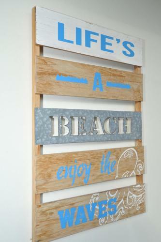 Investigator Beach Breeze Apartments U3