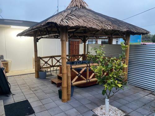 Investigator Beach Breeze Apartments U3