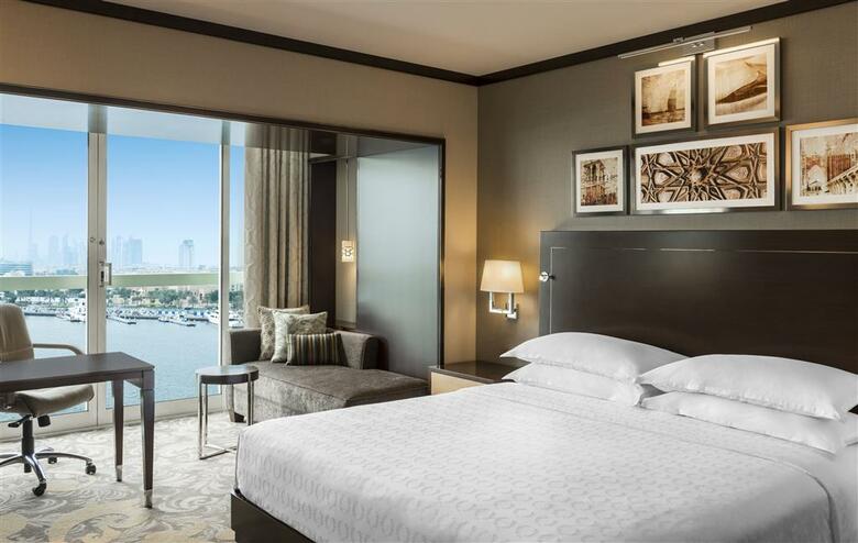 Sheraton Dubai Creek Hotel And Towers