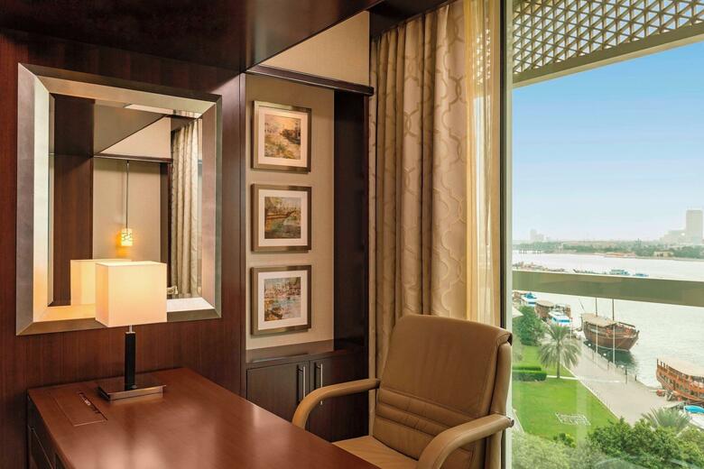 Sheraton Dubai Creek Hotel And Towers