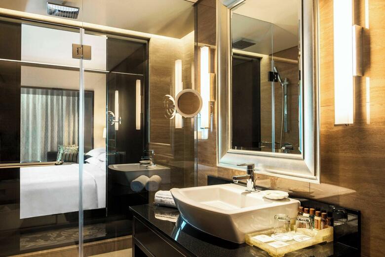 Sheraton Dubai Creek Hotel And Towers
