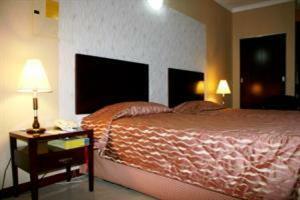 Hotel Versailles
