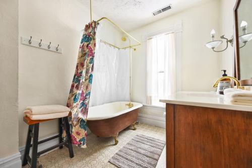 Bed & Breakfast Valley House Inn