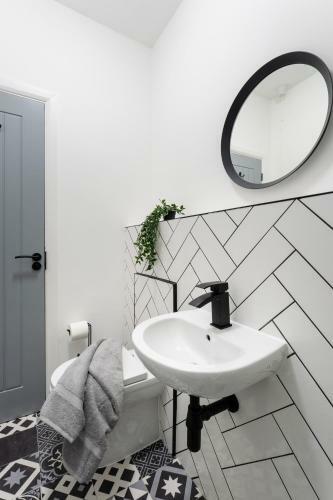 Brand New! Torquay Heights Luxury Apartments