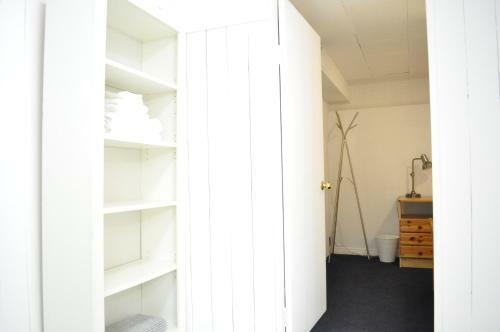 Apartamento Spacious 2 Bedroom Private Basement Suite In Lynn Canyon