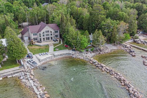 Villa Selena-lakefront-families Only-boat Launch