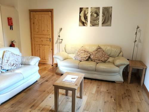Kingfisher Lodge-huntersmoon -warminster-longleat-bath
