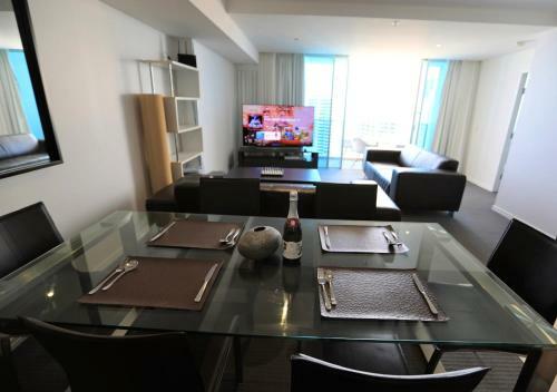 H Luxury Apartment At Surfers Paradise High Floor