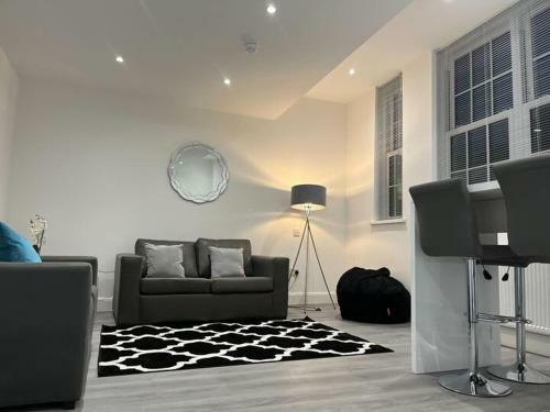 Spacious City Centre!! Luxury & Modern 1 Bed Apartment!!