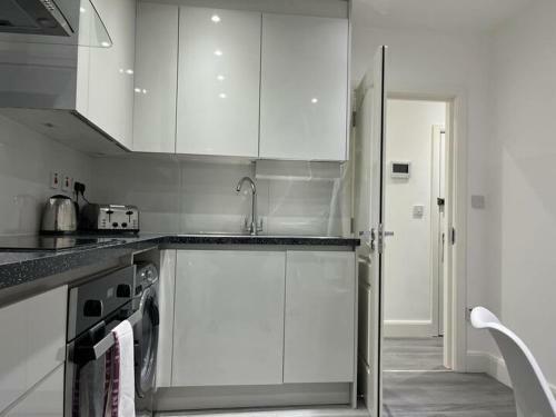 Spacious City Centre!! Luxury & Modern 1 Bed Apartment!!