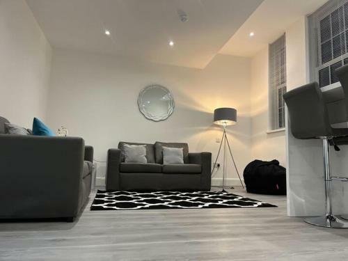 Spacious City Centre!! Luxury & Modern 1 Bed Apartment!!