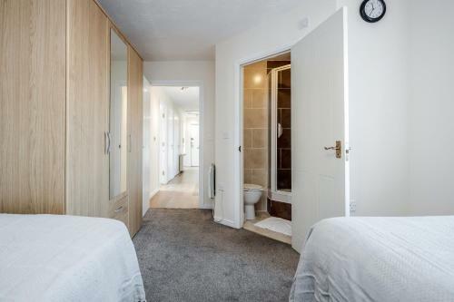 Captivating 3-bed Apartment In Grays