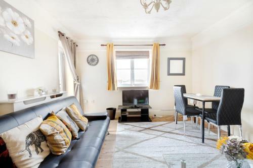 Conen Chafford Apartment