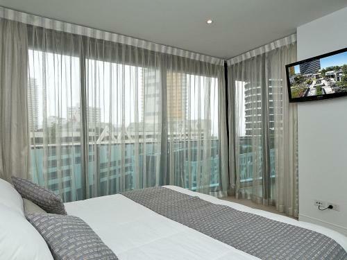 Executive 2 Bed 1 Bath Apartment At Oracle Broadbeach Inc Free Parking