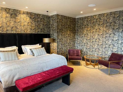 5* Luxury Home With Cinema & Games Room