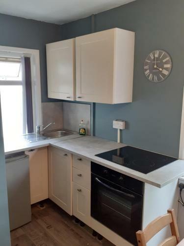 Admirals Apartment Sleeps 4 Adults 2 Children