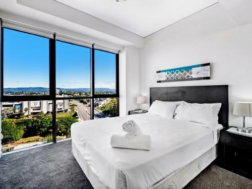 Premium Modern 3 Bed 2 Bath Broadbeach Apartment At Sierra Grand