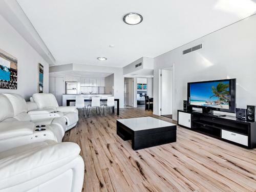 Premium Modern 3 Bed 2 Bath Broadbeach Apartment At Sierra Grand