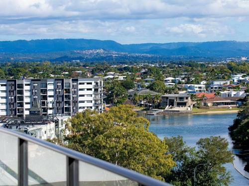Premium Modern 3 Bed 2 Bath Broadbeach Apartment At Sierra Grand