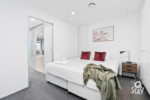 Apartamento Circle On Cavill - 1 Bedroom + Study Spa Ocean View ? Q Stay