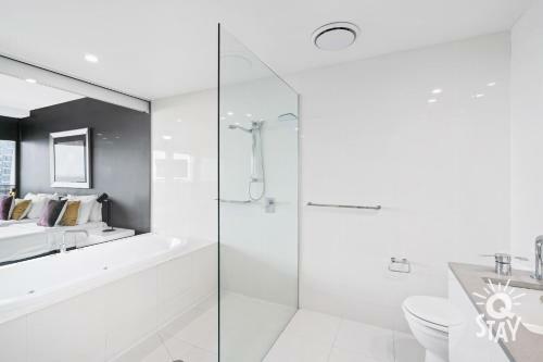 Apartamento Circle On Cavill - 1 Bedroom + Study Spa Ocean View ? Q Stay