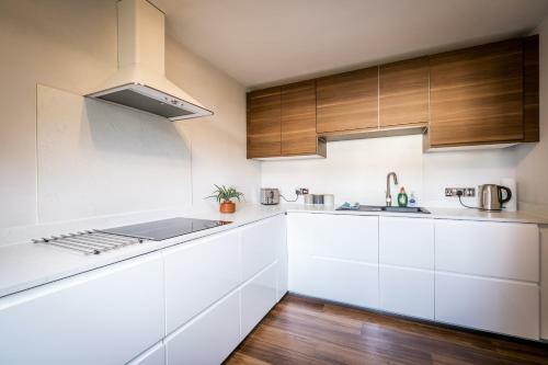 Bellman Apartment - Pet Friendly With Parking