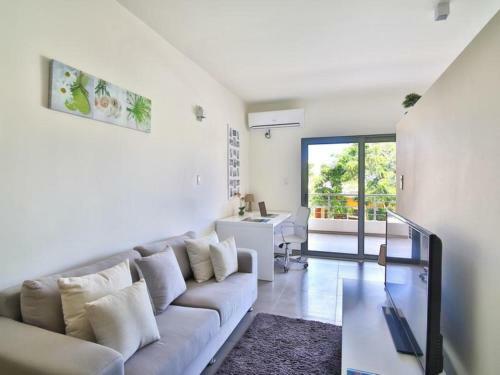 Hostal Room In Apartment - Modern Apartment To Relax