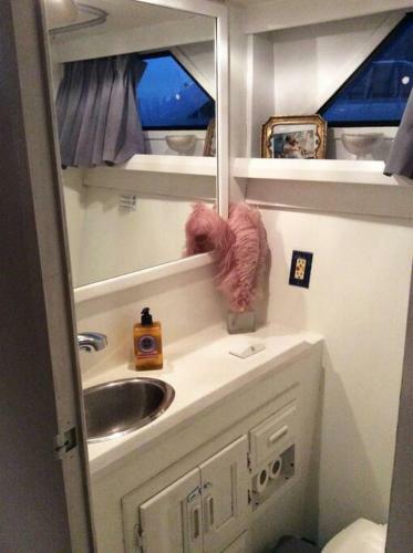 Cozy 2bed/2bath Yacht Close To Downtown Vancouver