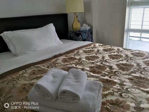2 Bed/bath Apartment Near Richmond Centre Station