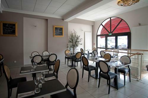 Hotel Logis Le Ch�ne Dor�