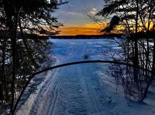 Chalet Moderne Et Chaleureux Avec Un Acc�s Au Lac