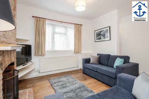 Luxury Town House Windsor With Garden And Parking