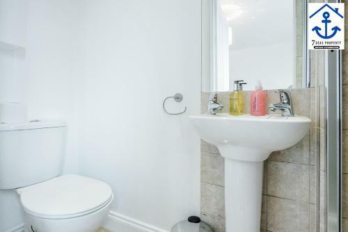 Luxury Town House Windsor With Garden And Parking