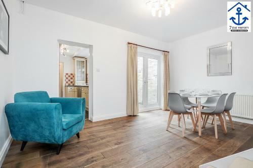 Luxury Town House Windsor With Garden And Parking