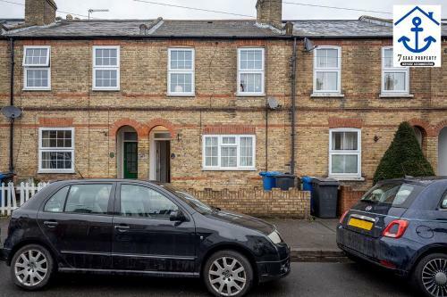 Luxury Town House Windsor With Garden And Parking