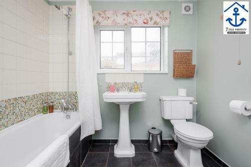 Luxury Town House Windsor With Garden And Parking