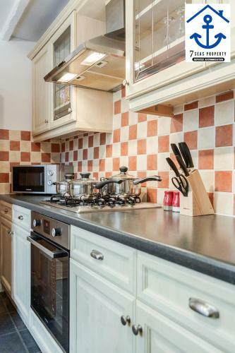 Luxury Town House Windsor With Garden And Parking