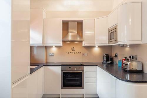Apartamento 5 Min To Castle & Shops - Charming Character Home