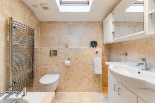 Stylish 3 Bed Cottage, Walk 2 All Sights & High St