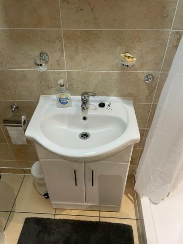 Private Apartment In Windsor