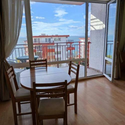 Apartament With See View