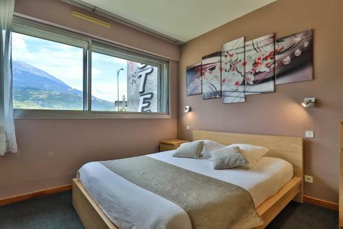Hotel H�tel Les Flots Bleus