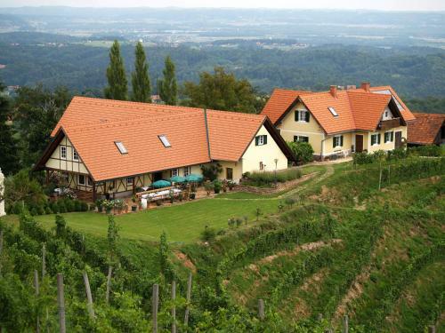 Bed & Breakfast Weingut Albert, Familie Cramer