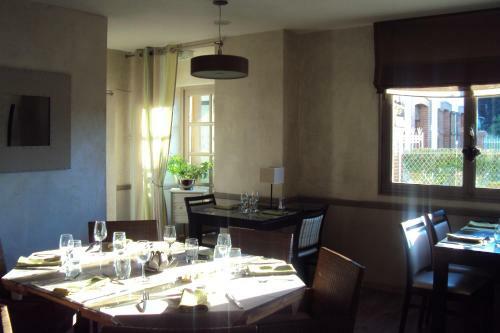 Logis Hotel Les 3b